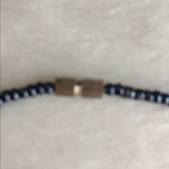 Beautiful Hand Crafted Platinum Colored Necklace - Picture 3 of 5