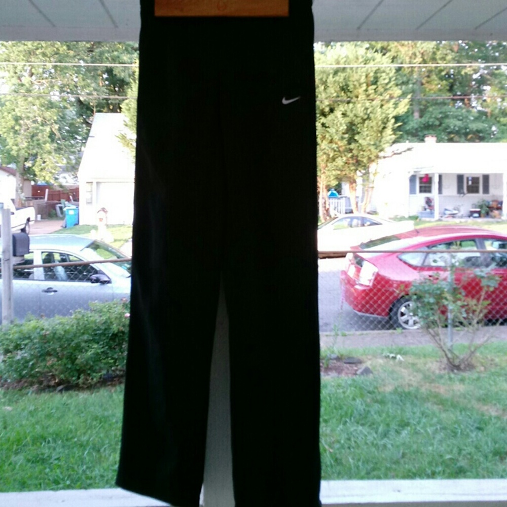 Black Nike sweatpants