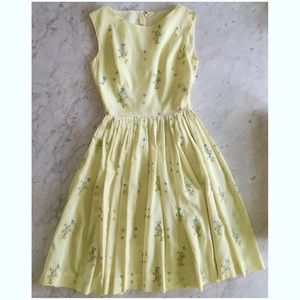 Mint condition vintage dress with full midi skirt