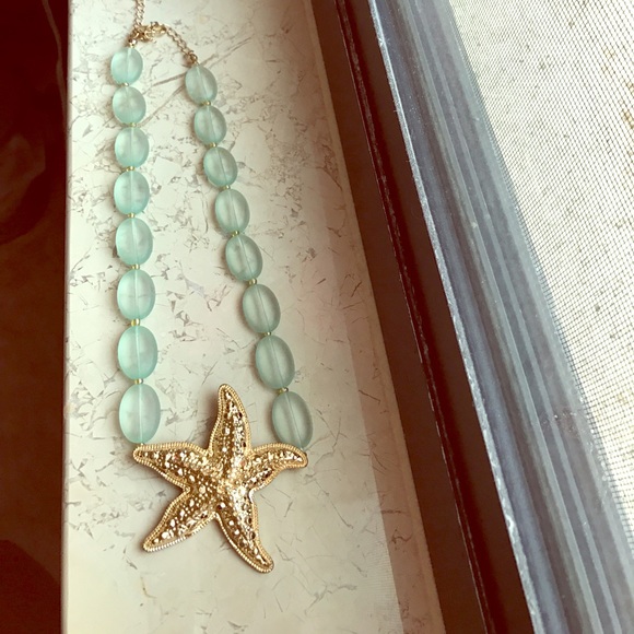 ⭐️⭐️🌸🌸PRICE DROP❗️STARFISH NECKLACE⭐️⭐️🌸🌸 - Picture 1 of 3