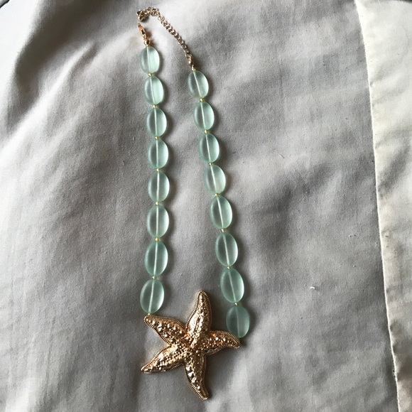 ⭐️⭐️🌸🌸PRICE DROP❗️STARFISH NECKLACE⭐️⭐️🌸🌸 - Picture 3 of 3