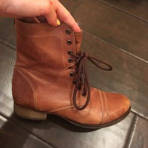 STEVE MADDEN Combat Boots