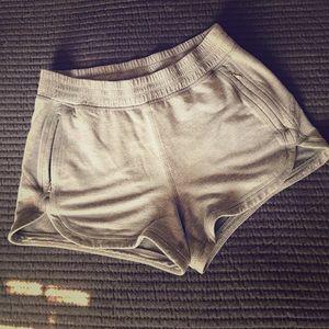 Lulu lemon Heather grey shorts