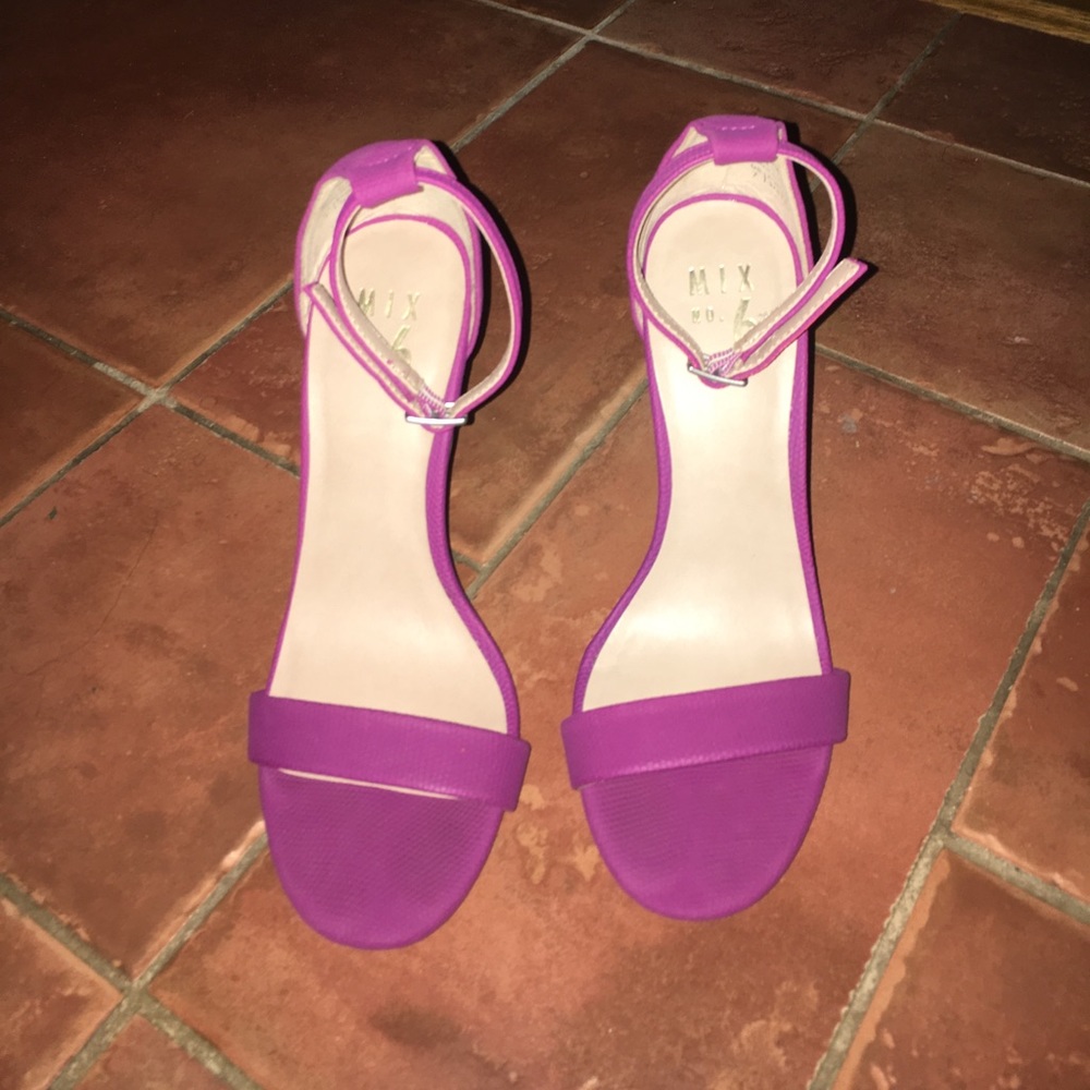 Fuchsia sandals.