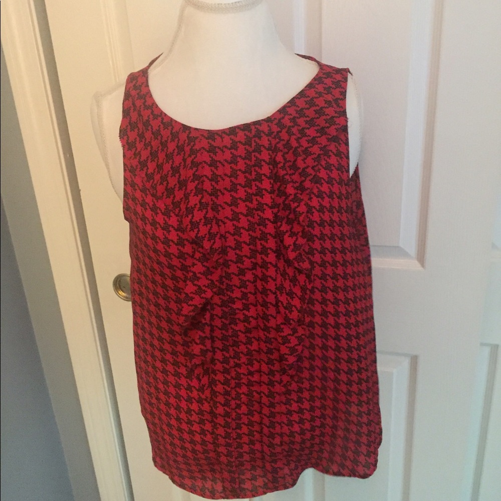 Elle Red and Black Houndstooth Sleeveless Blouse