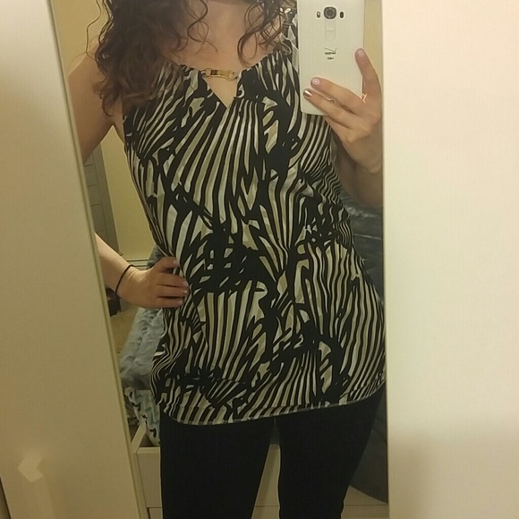 💲 SALE!!! Dana Buchman Sleeveless blouse NWOT - Picture 2 of 7