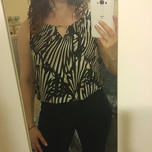 💲 SALE!!! Dana Buchman Sleeveless blouse NWOT - Picture 7 of 7