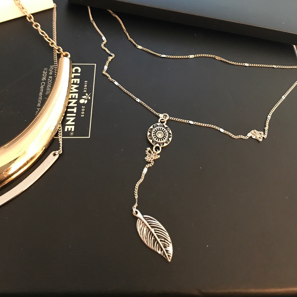 Necklace lot