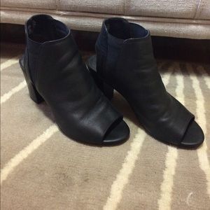 Steve Madden Peep Toe Block Heel