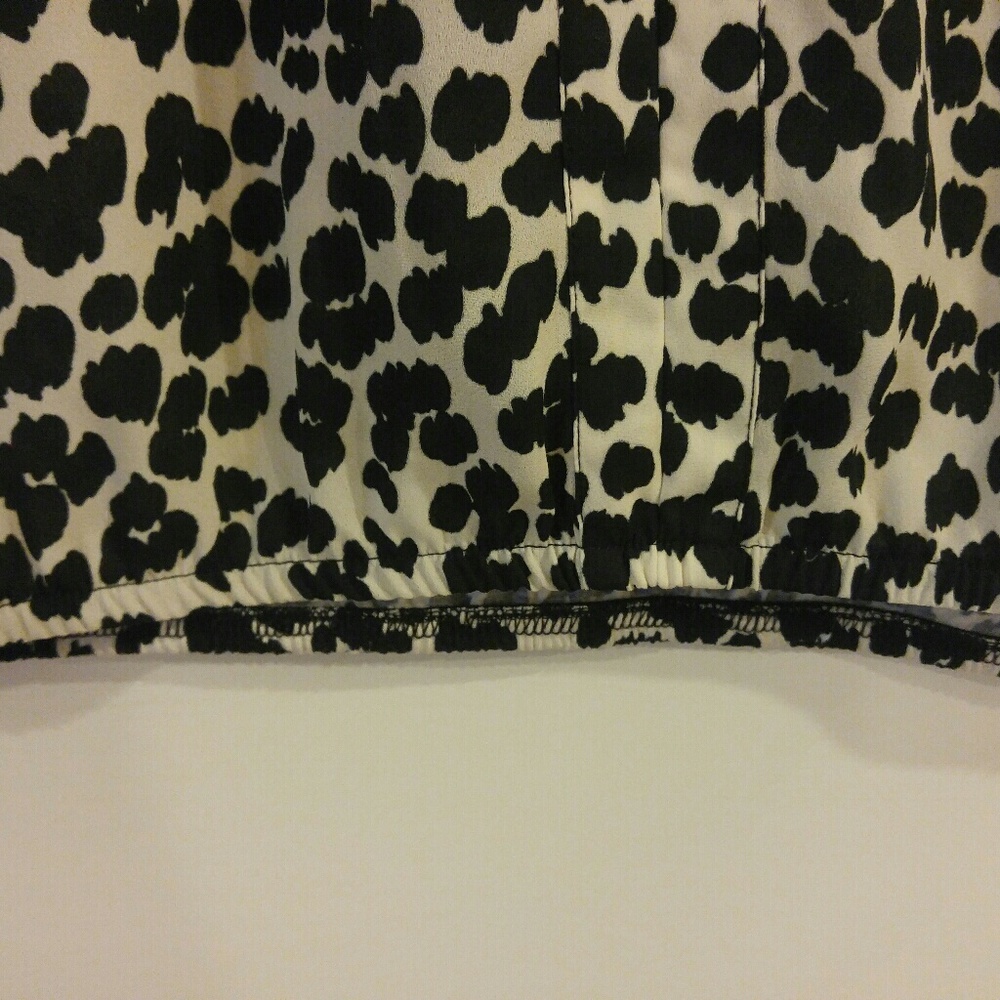 🔥BIG SALE🔥 The Loft, Leopard print top PETITE - Picture 4 of 6