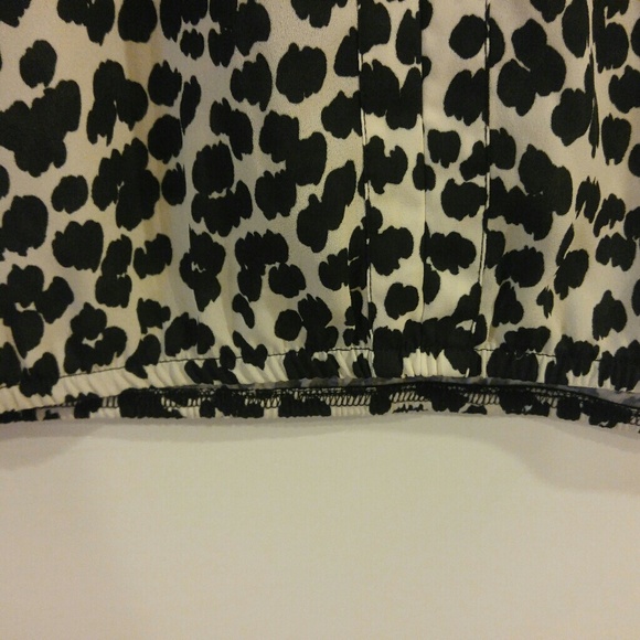 🔥BIG SALE🔥 The Loft, Leopard print top PETITE - Picture 4 of 6