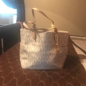 Michael Kors Jet Set Tote