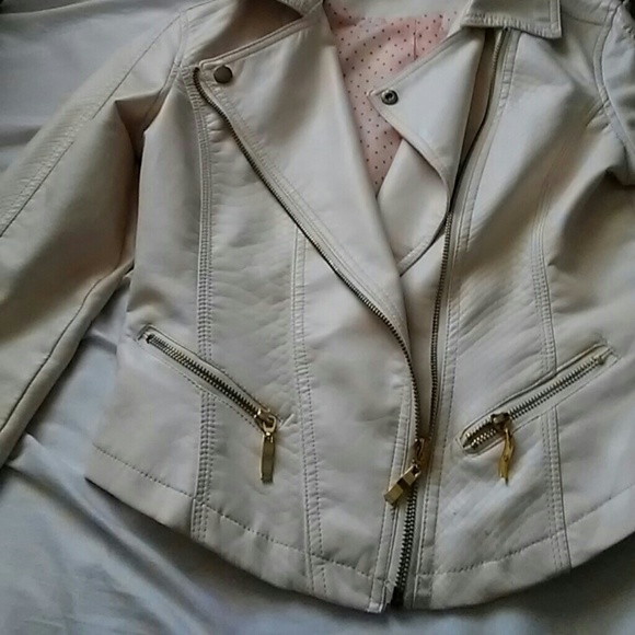 Leather jacket - Picture 2 of 3