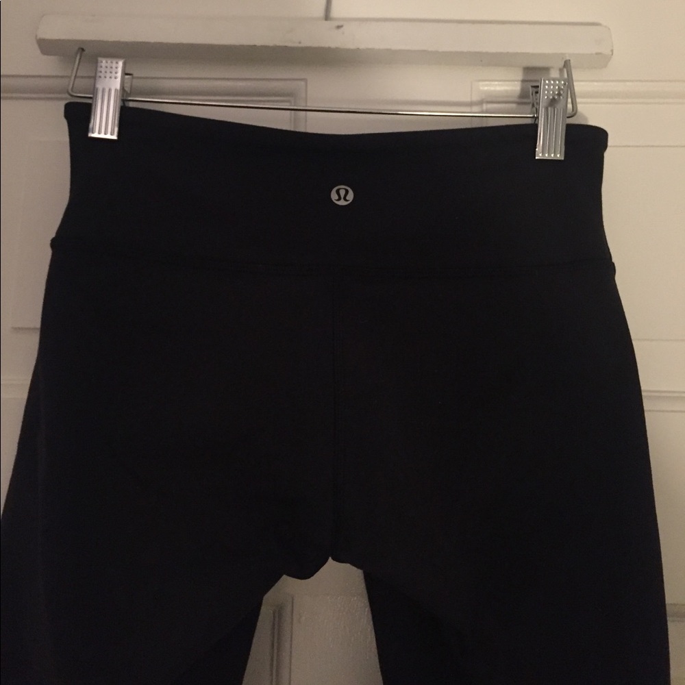 Lululemon Black Wunder Under Crop III