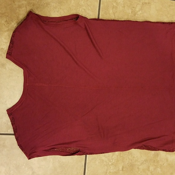 Old Navy burgundy front lace top xs - Picture 3 of 3