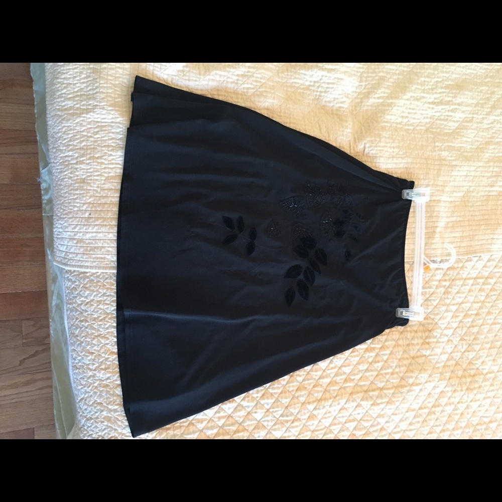 Skirt with floral design