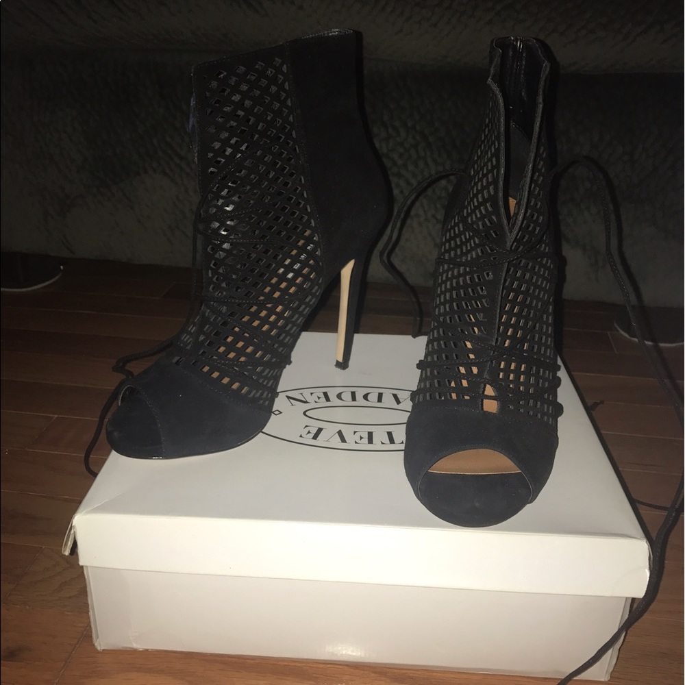 Black tie up bootie