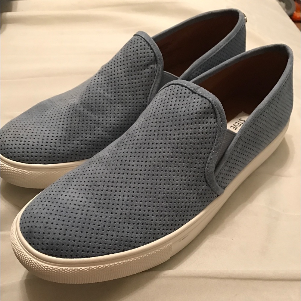 Steve Madden Zarayy blue slip on size 9.5