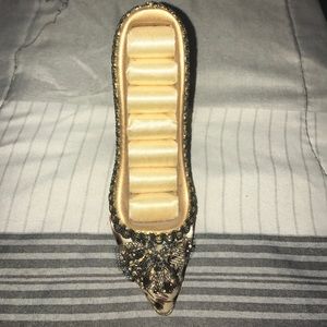 Leaopard heel ring holder
