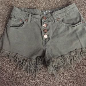 High Waisted frayed shorts