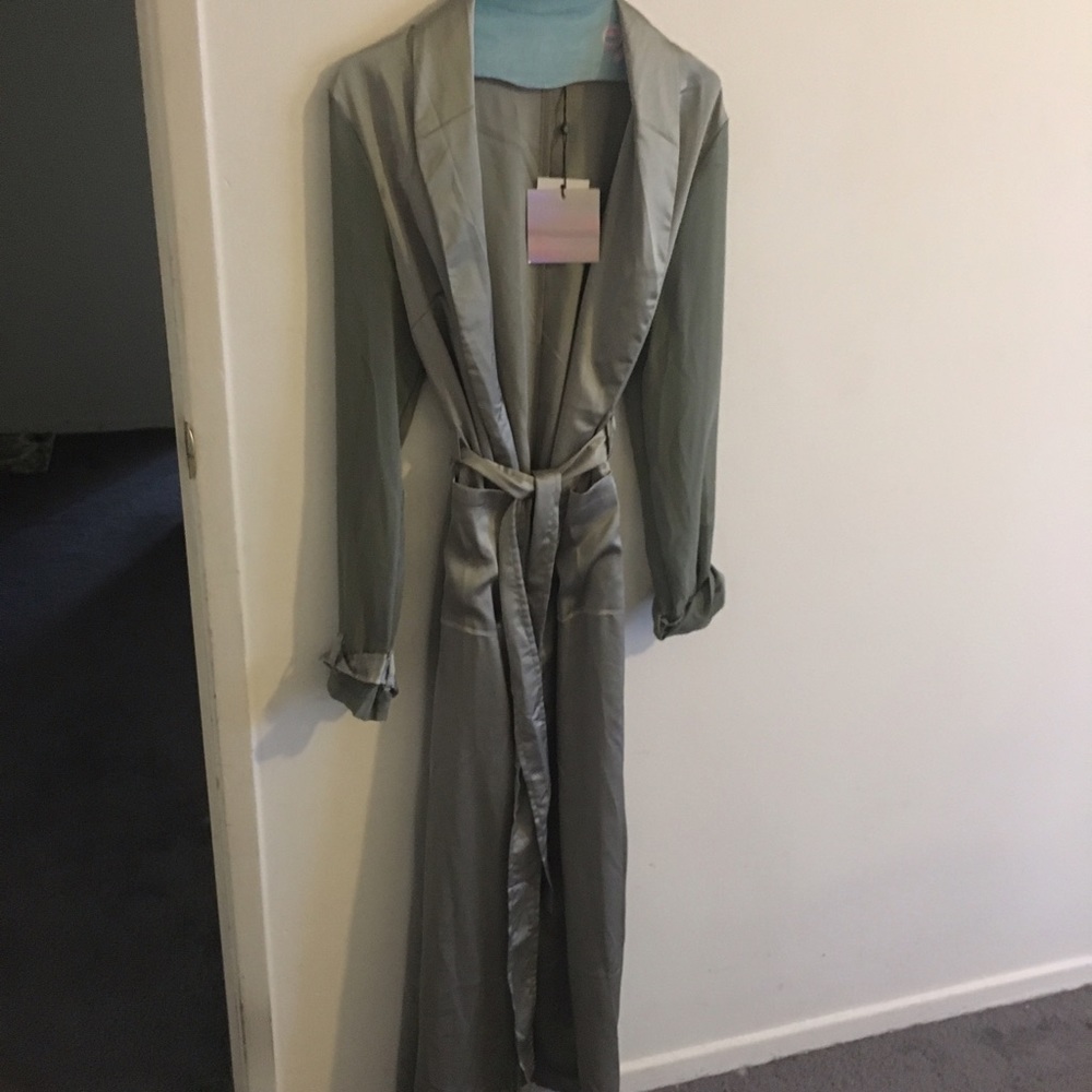 Beautiful Missguided satin robe 🔥