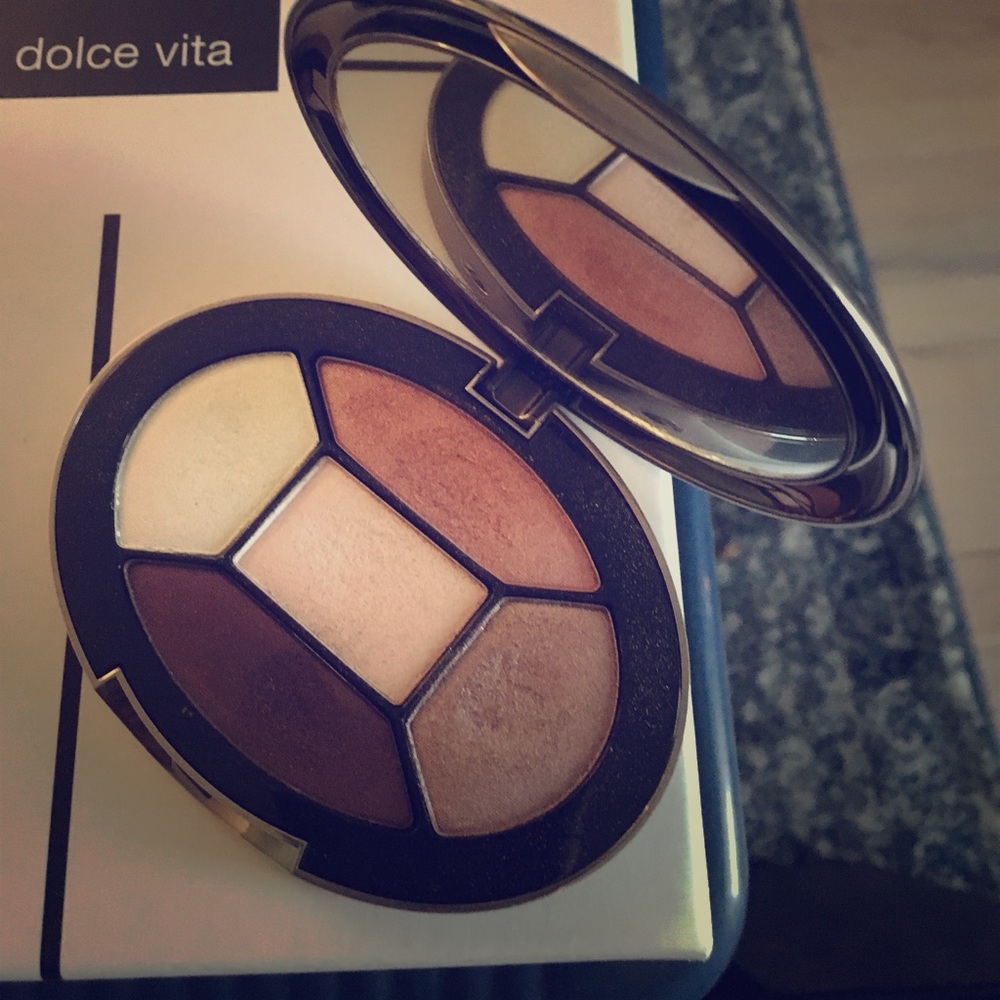 Eyeshadow palette by Tarina Tarantino!