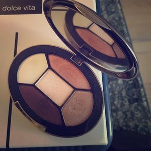 Eyeshadow palette by Tarina Tarantino!