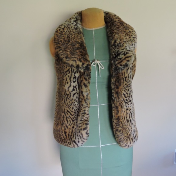 Faux fur cheetah vest size M - Picture 2 of 6