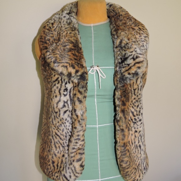 Faux fur cheetah vest size M - Picture 3 of 6