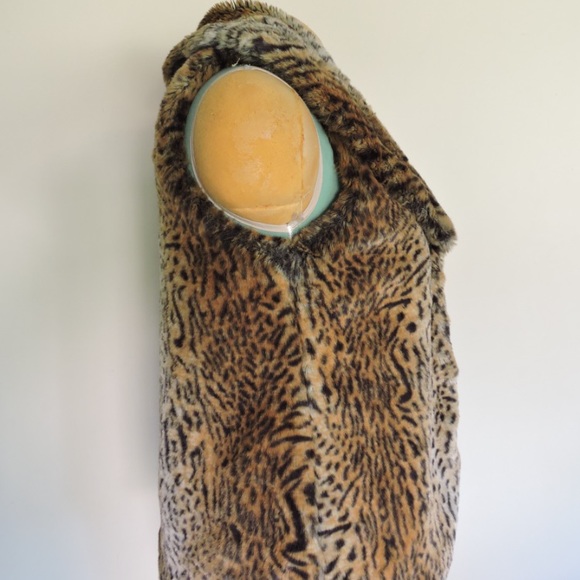 Faux fur cheetah vest size M - Picture 4 of 6