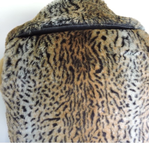 Faux fur cheetah vest size M - Picture 5 of 6