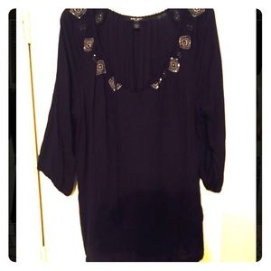 Nine West shirt, size L. Never worn.