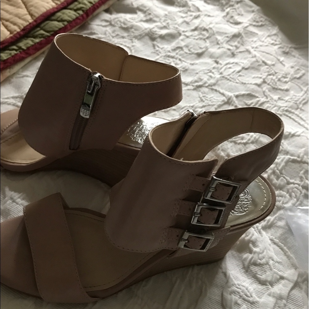 Vince Camuto tan wedges