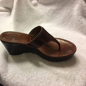 Cole Haan Air Grier Brown Thong