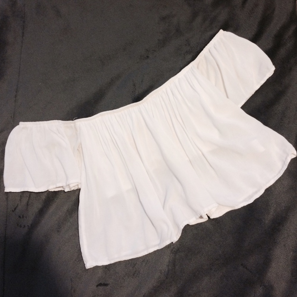 ⛱Solemio Off The Shoulder Flutter Crop Top⛱