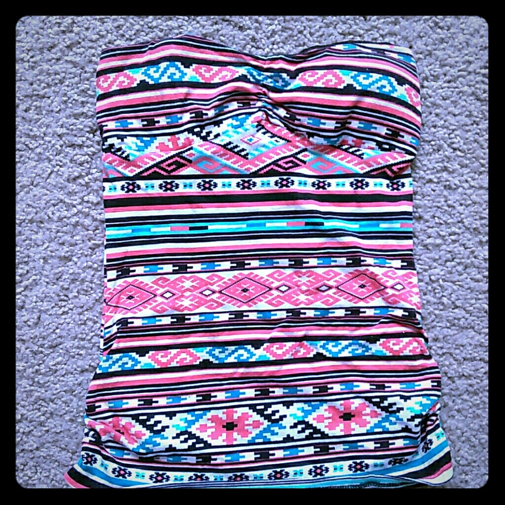 Crop tip tribe printed top