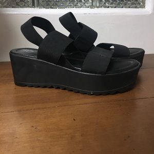 Elastic Sandal