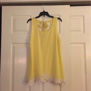Yellow tank top with lacy trim
