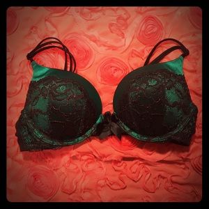 Very sexy plunge bombshell bra