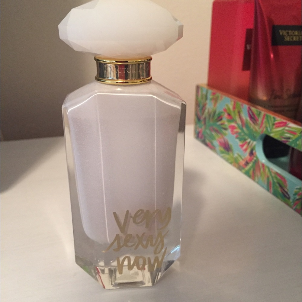 Victoria's Secret fragrance Very Sexy Now