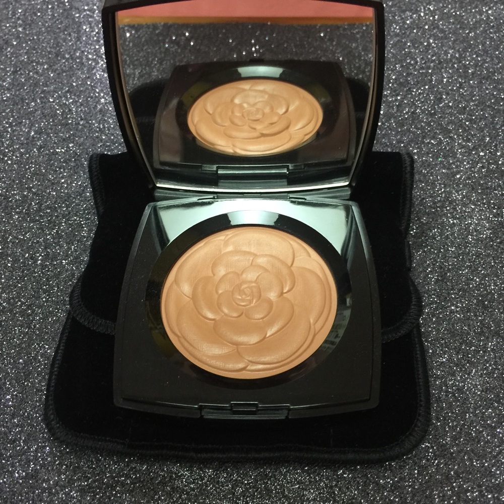 LIMITED EDITION CHANEL ILLUMINATING FACE POWDER