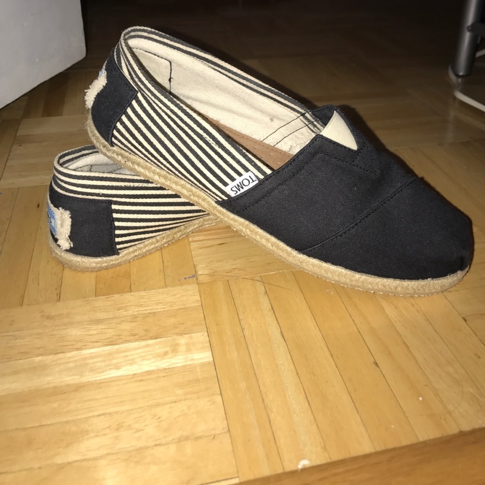 Black and cream stripped canvas toms