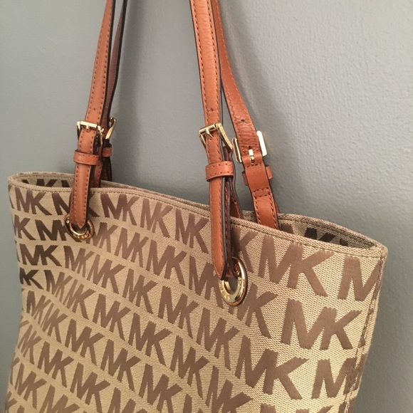 Michael Kors bag - Picture 3 of 6