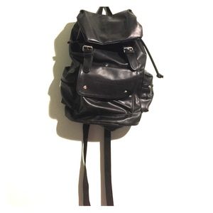 Sporty black bag
