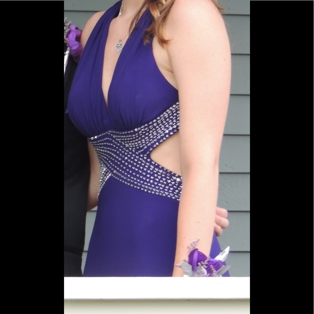 Prom Dress - Picture 2 of 3