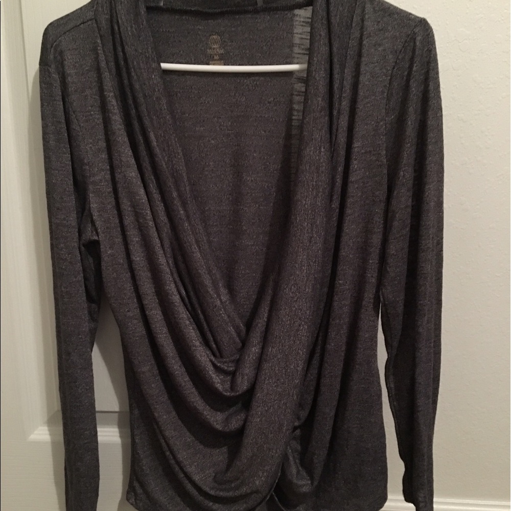 Long sleeve shirt.