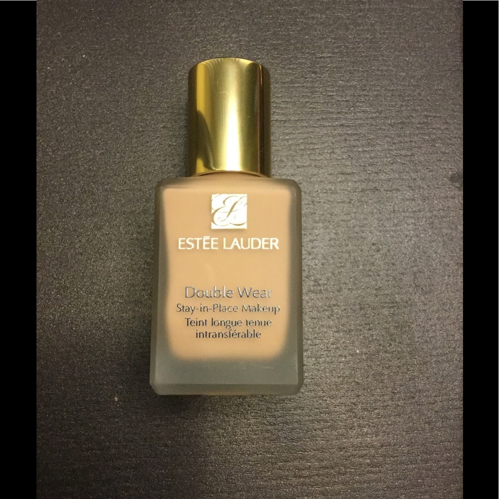 Estée Lauder Double Wear Stay in Place Foundation