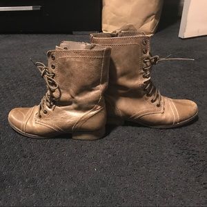 Steve madden Beige combat boots