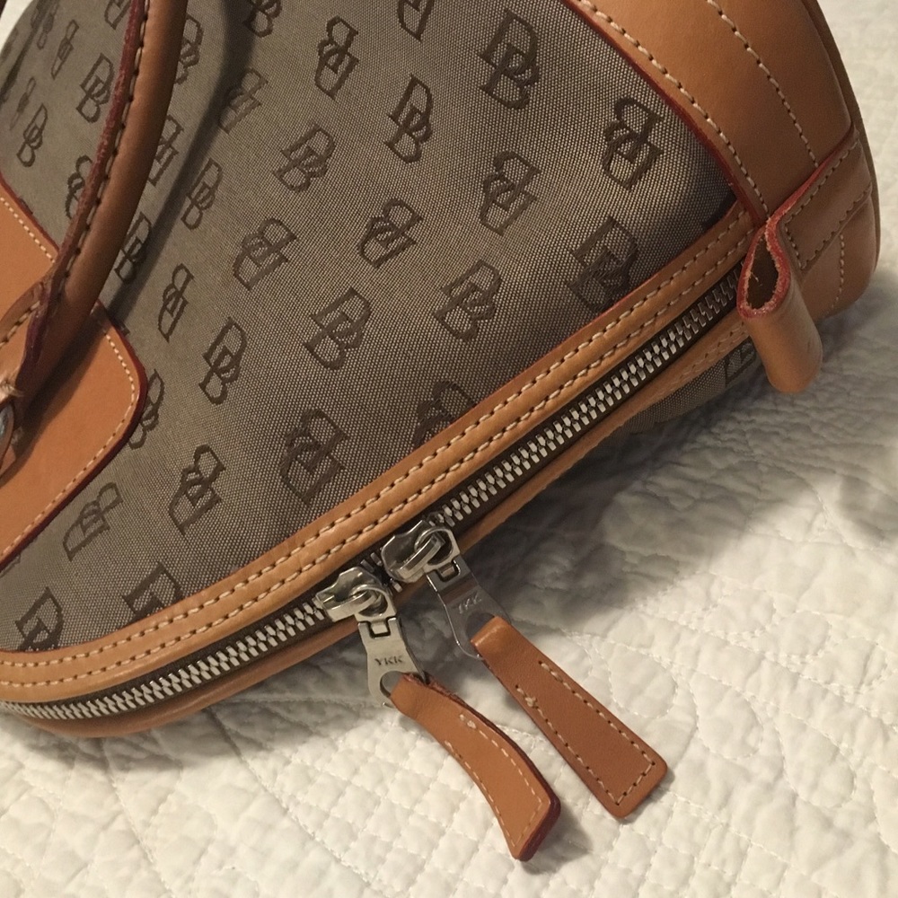 Dooney & Bourke - Picture 3 of 6