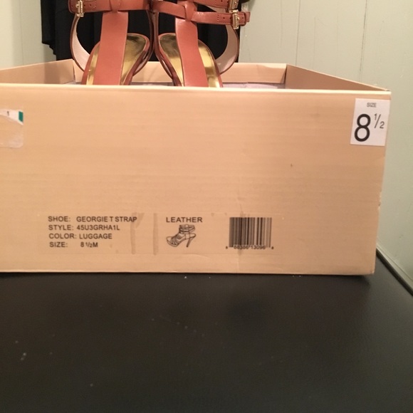 Micheal Kors Sandals. - Picture 4 of 5